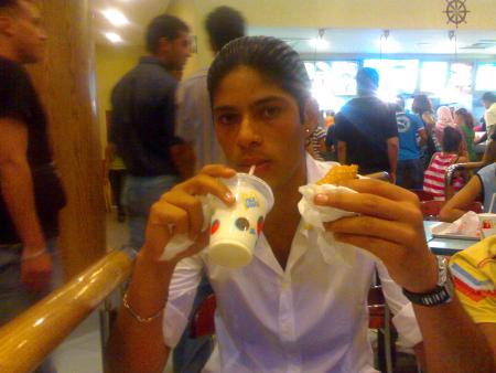 c a mcdo dagadir !!!! comment  vs me trouvv...... lol ?????